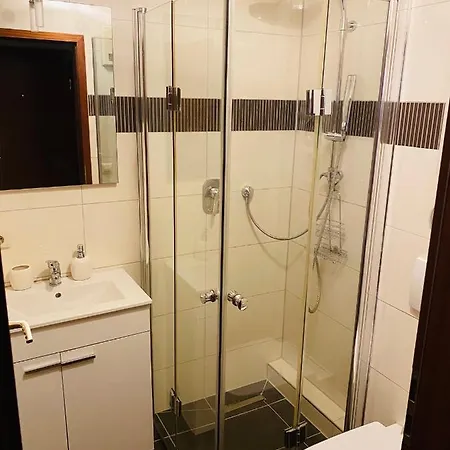 Exklusiv Moeblierte In Besten Lage Štutgart